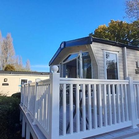 Family Breaks At Rockley Park With Prosecco And A Box Of Chocolates On Arrival Vila Poole Exterior foto