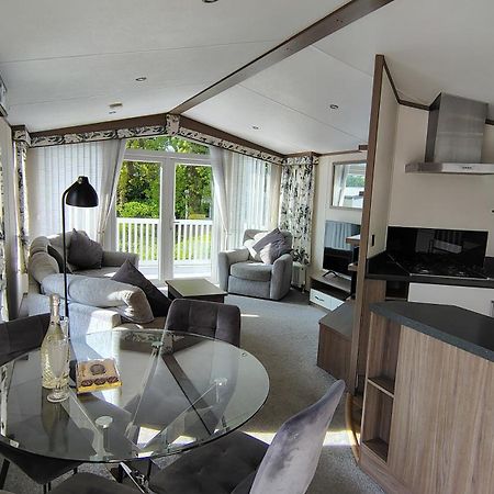 Family Breaks At Rockley Park With Prosecco And A Box Of Chocolates On Arrival Vila Poole Exterior foto
