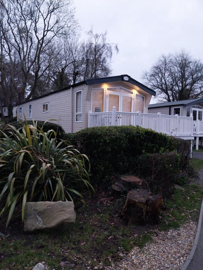 Family Breaks At Rockley Park With Prosecco And A Box Of Chocolates On Arrival Vila Poole Exterior foto